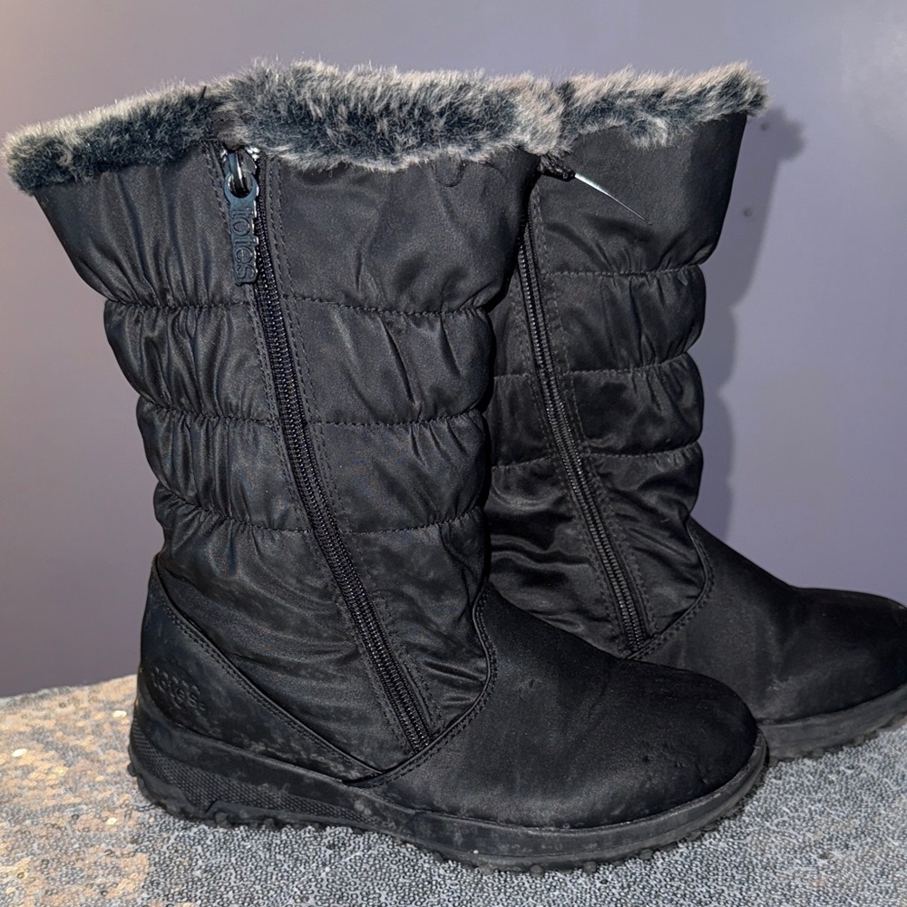 Totes Women's Black Winter Boots with Faux Fur